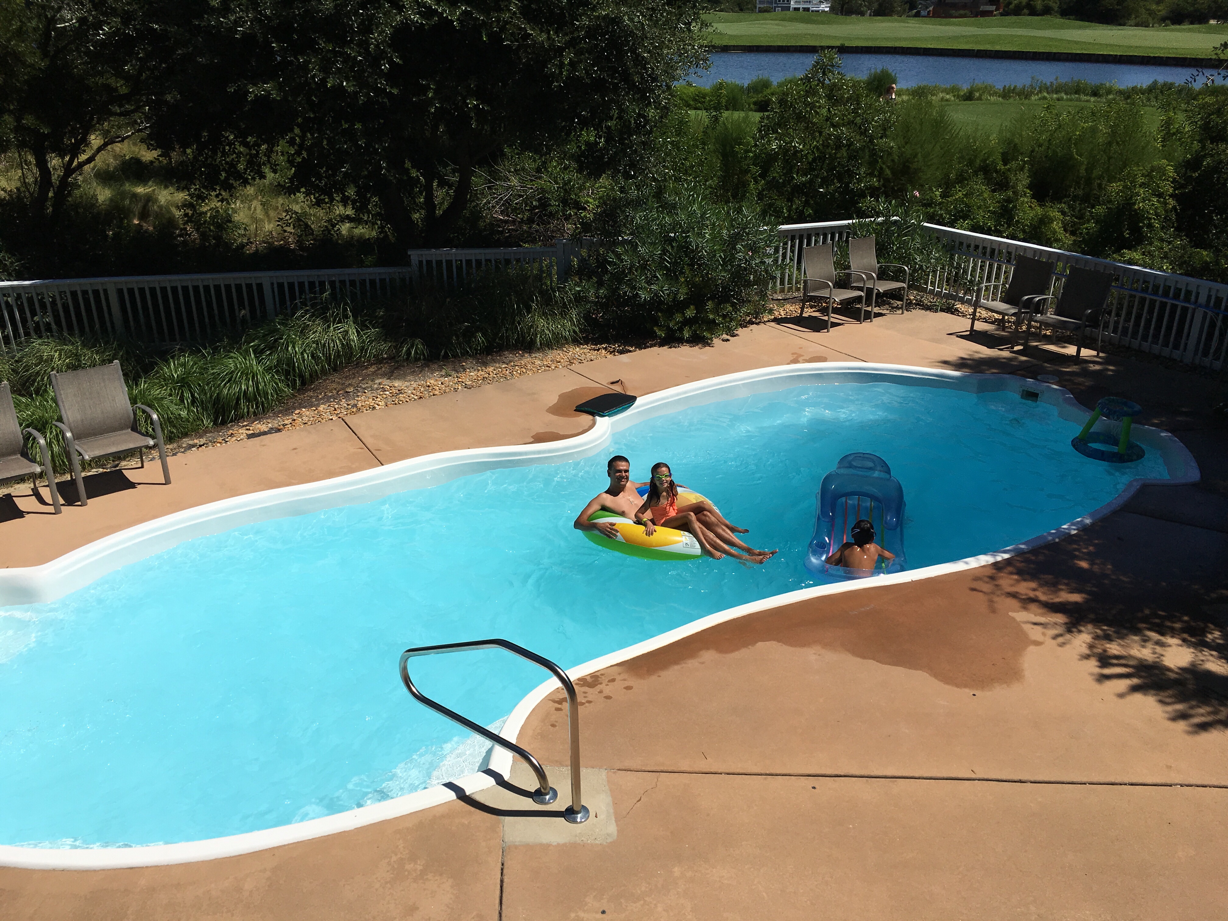 August 2016 Stay - CC048 - Fore-ever Shore, Carolina Melo