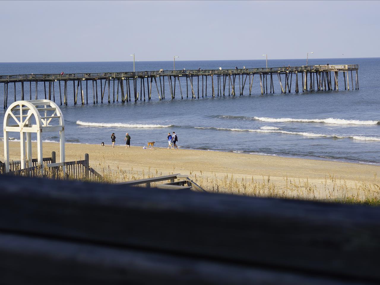 October 2015 Stay - JR24 - The Sand Pebble, Alison Waite