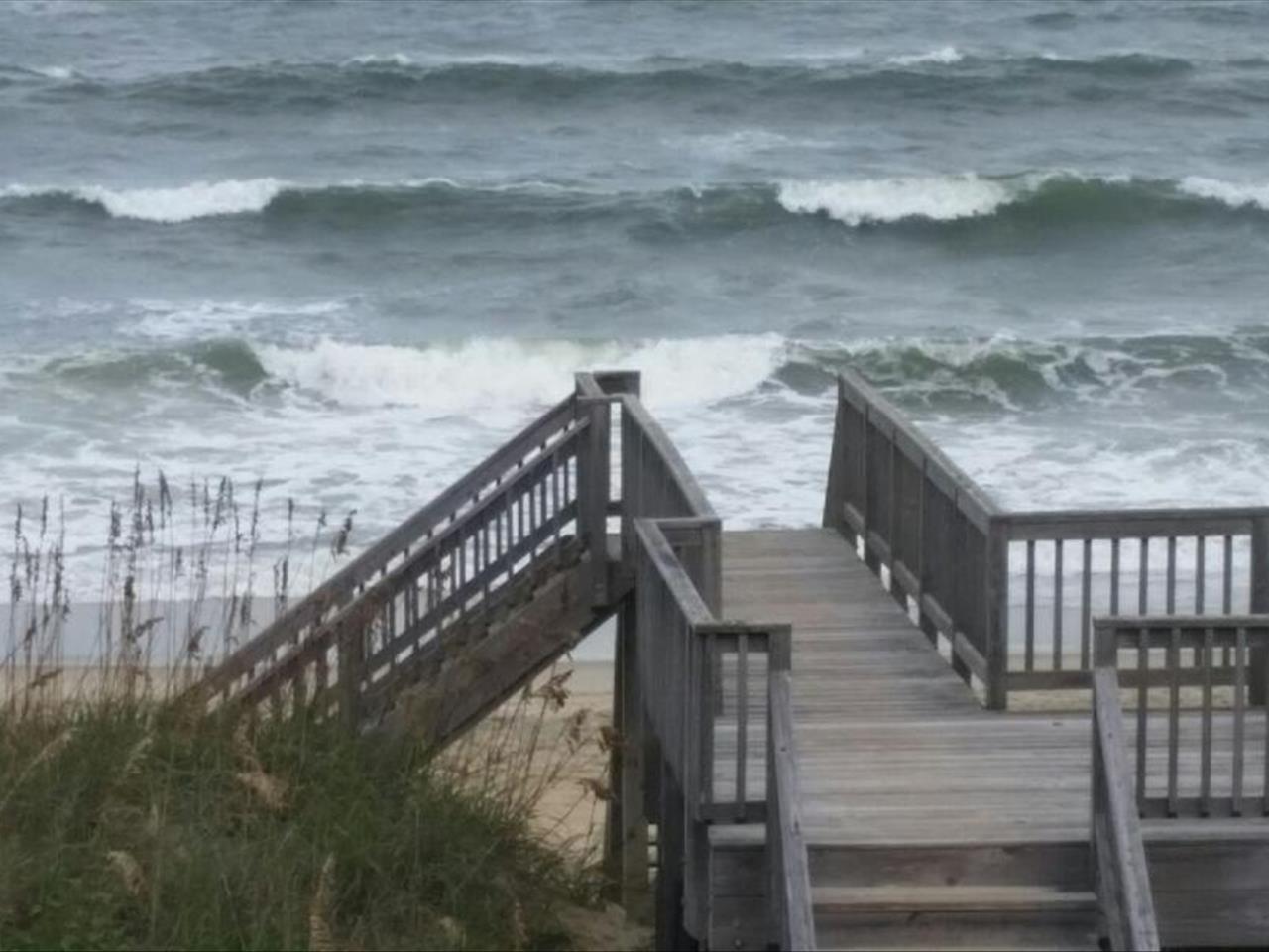 September 2015 Stay - JR24 - The Sand Pebble, Robert Larose